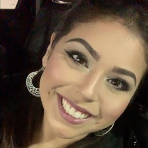 Meet your Posher, Christina